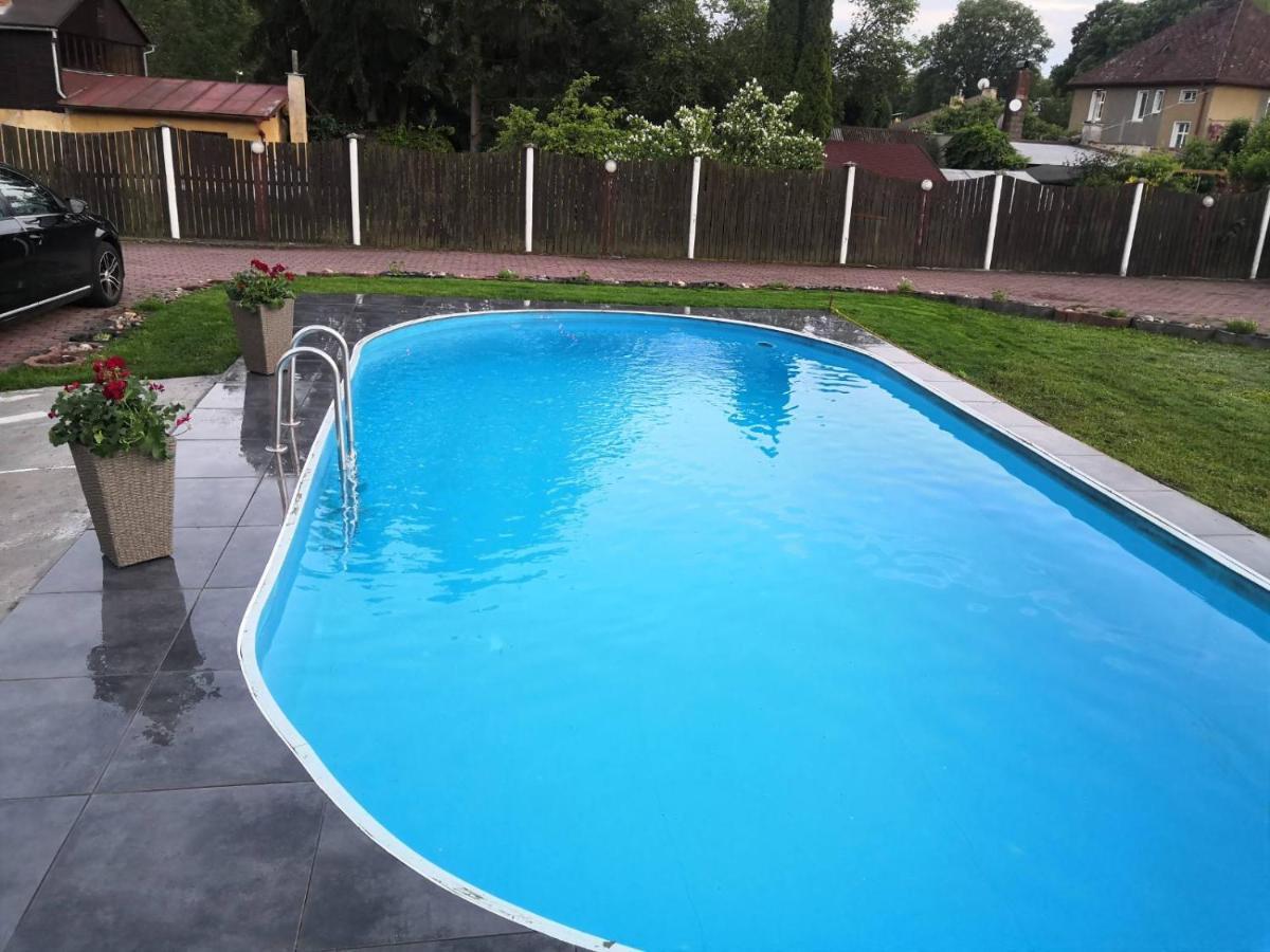Penzion Ubytovani U Parku S Parkovistem Česká Lípa Exterior foto